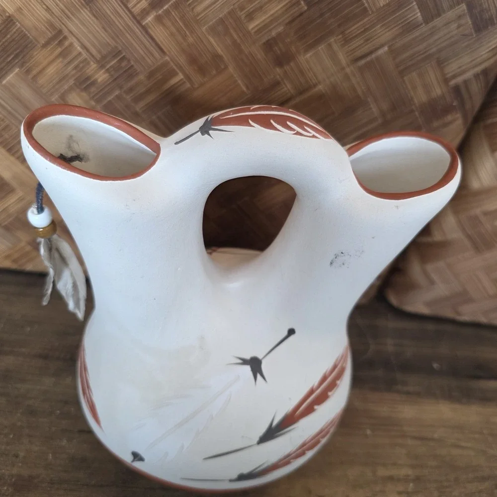 Native American Indian Pottery Feather Arrow Wedding Vase 7.5